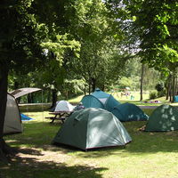 Bild vergrern: Die groe Liegewiese kann auch zum Zelten genutzt werden.