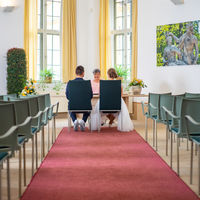 Bild vergrößern: Hochzeit Großsedlitz | Roter Teppich im Trauzimmer