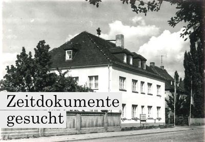 Bild vergrößern: Ansicht des Gebäudes auf der Siegfried-Rädel-Straße 5. Etwa 1974. Schwarz-weiß-Aufnahme.
