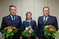 Bild vergrern: Neu gewhlte Wehrleitung: Wehrleiter Holger Berg, Stellvertreterin Marika Rosenberg und Stellvertreter Ren Pelzer