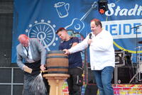 Bild vergrern: Fassbieranstich beim Heidenauer Stadtfest