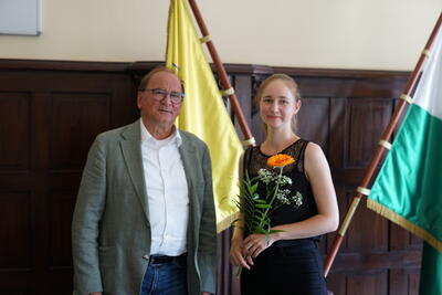 Neue Studentin in der Stadtverwaltung