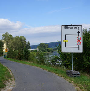 Sperrung der Müglitzbrücke am Elberadweg in Heidenau