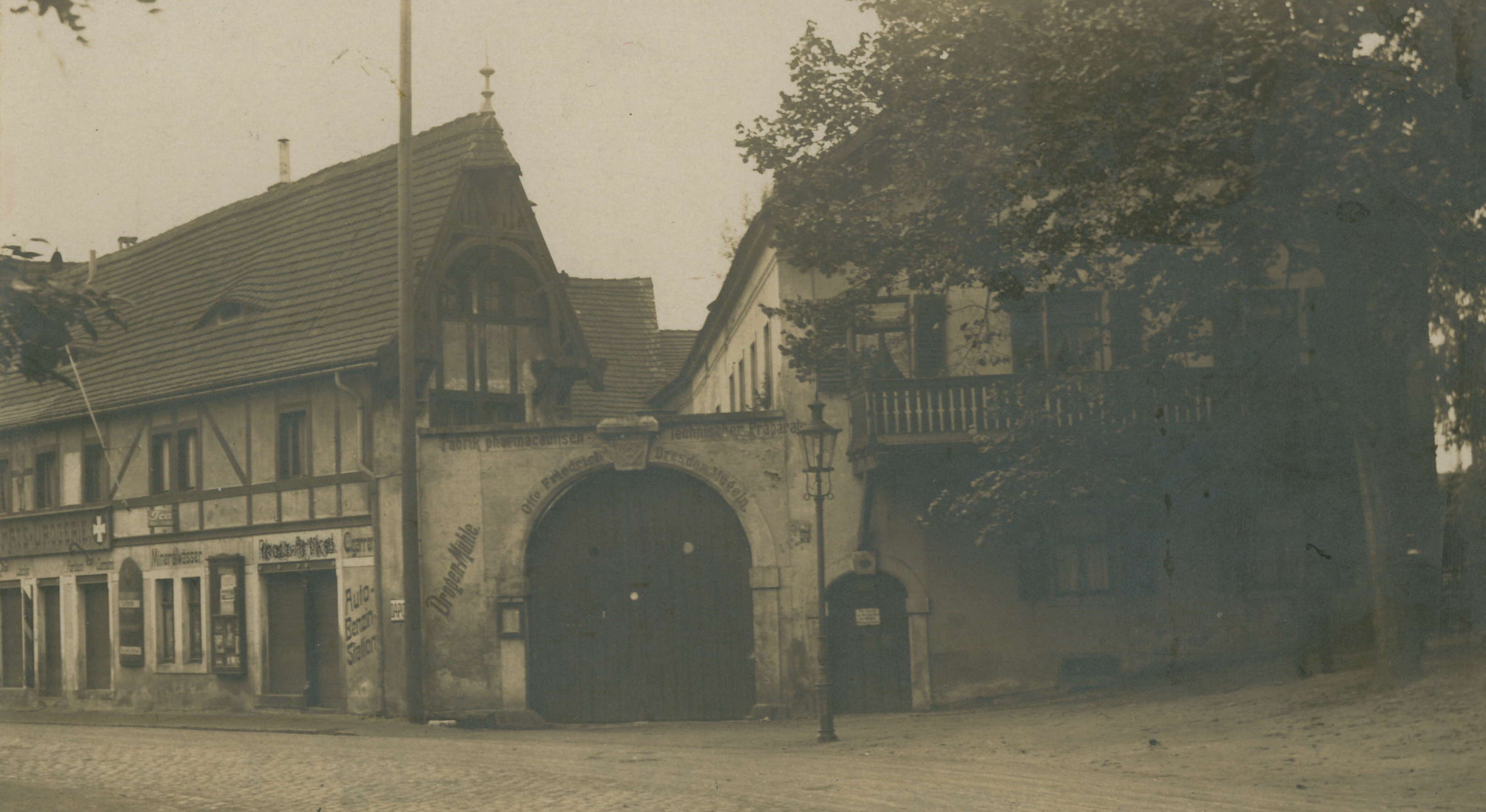 Bild vergrößern: Fotografie, Motiv: Drogenmühle, ca. 1910/14, Fotograf: unbekannt