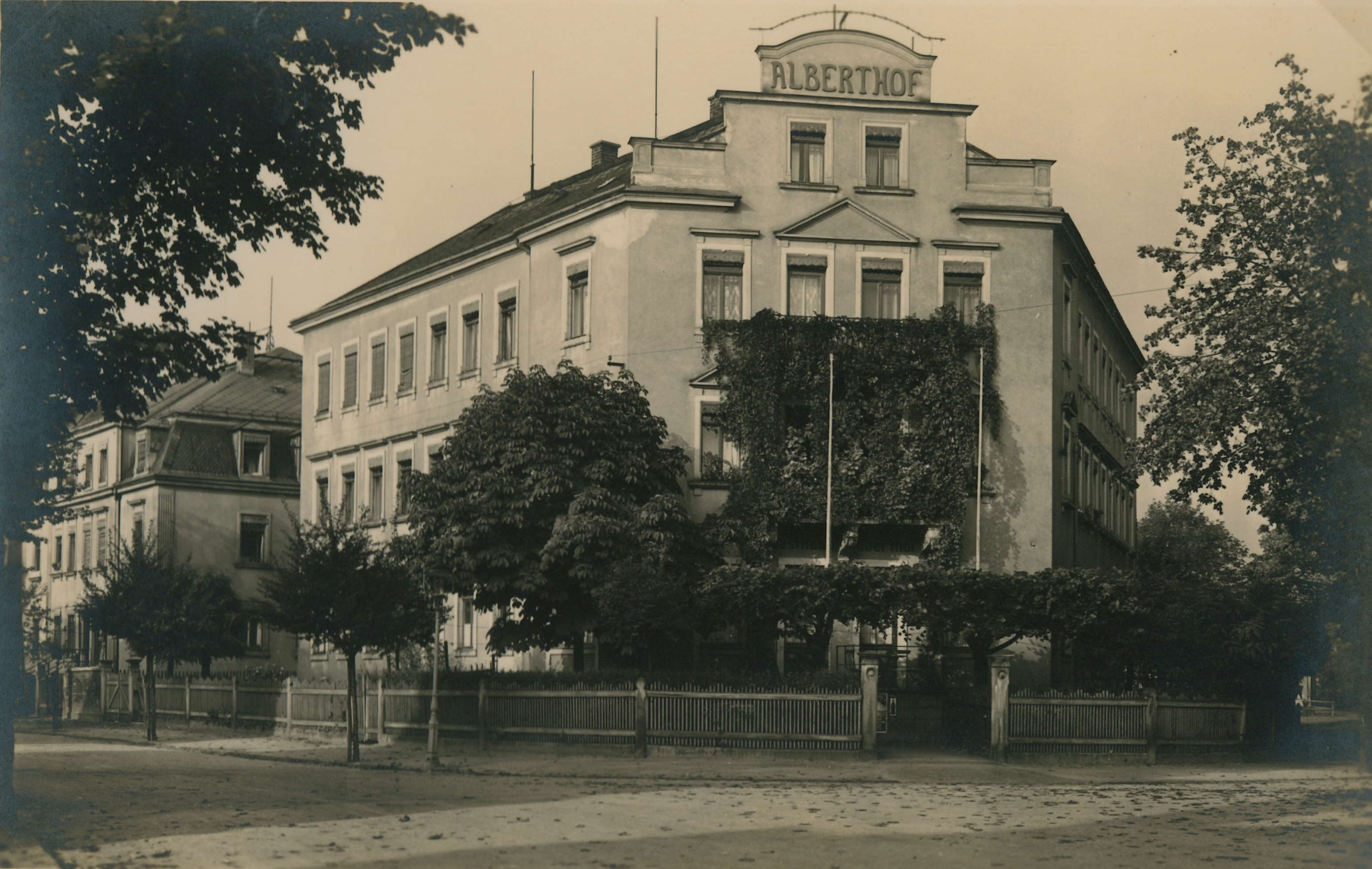 Bild vergrößern: Fotografie, Motiv: Alberthof, ca. 1950/55, Fotograf: unbekannt