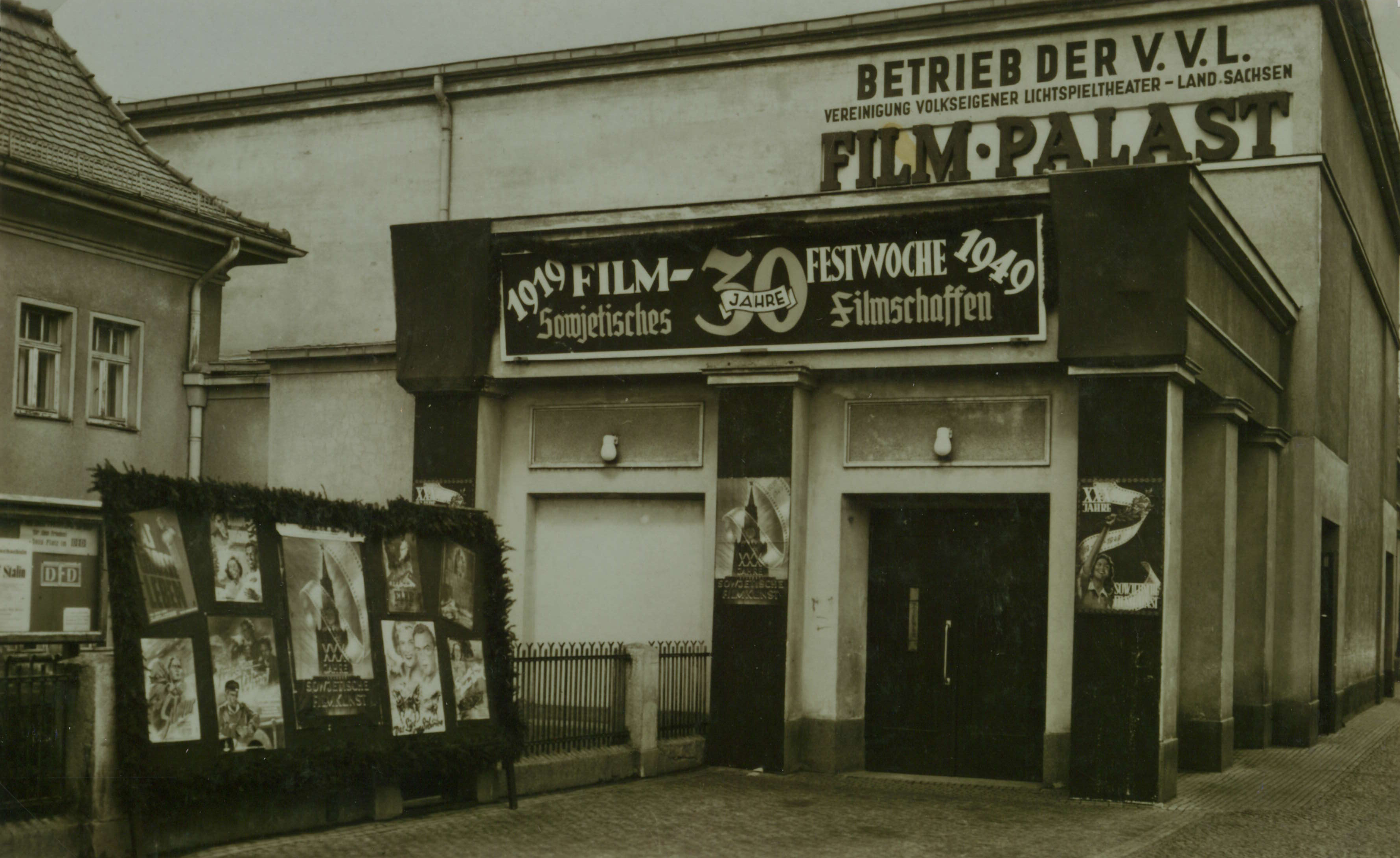 Bild vergrößern: Fotografie, Motiv: Film-Palast, 1949, Fotograf: unbekannt