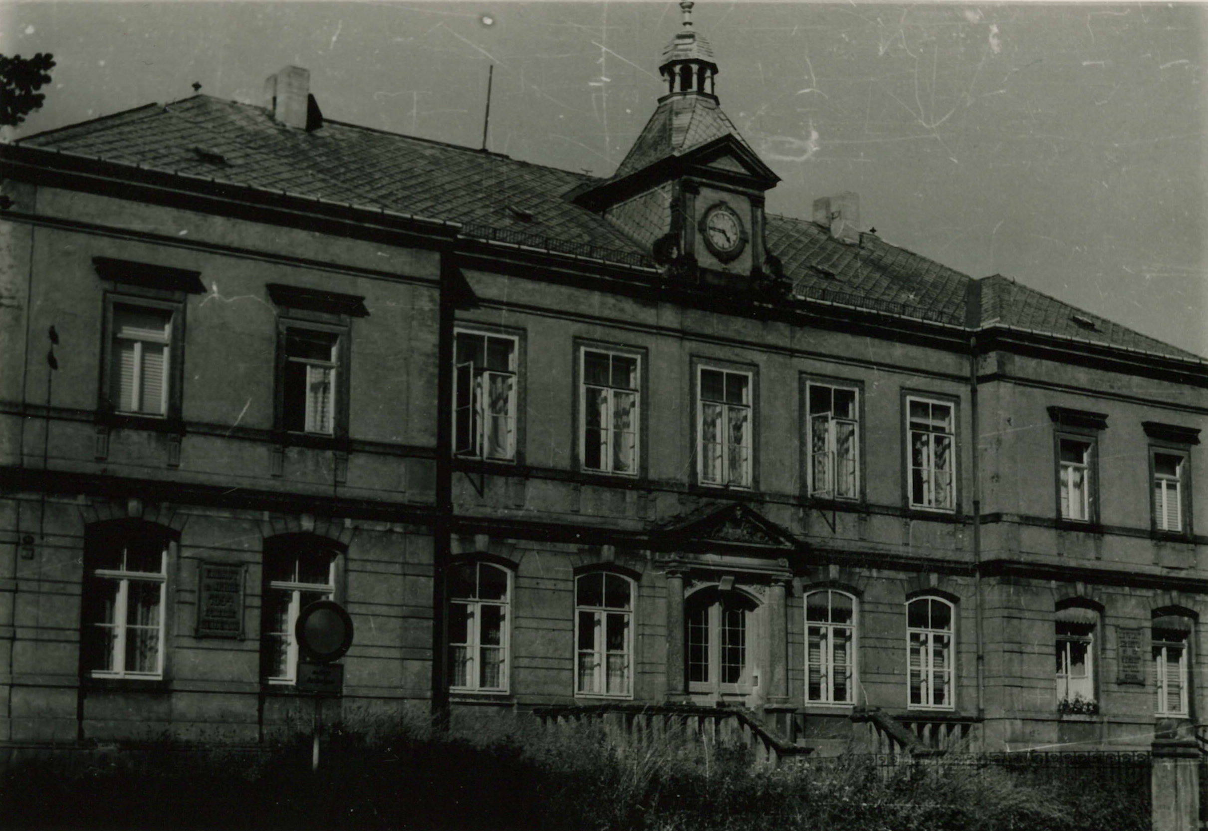 Bild vergrößern: Fotografie, Motiv: Gemeindeamt in Heidenau, ca. 1940/50, Fotograf: unbekannt