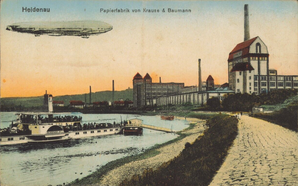 Bild vergrößern: Kolorierte Bildseite einer Ansichtskarte, Motiv: Papierfabrik an der Elbe, ca. 1915/20, Fotograf: unbekannt
