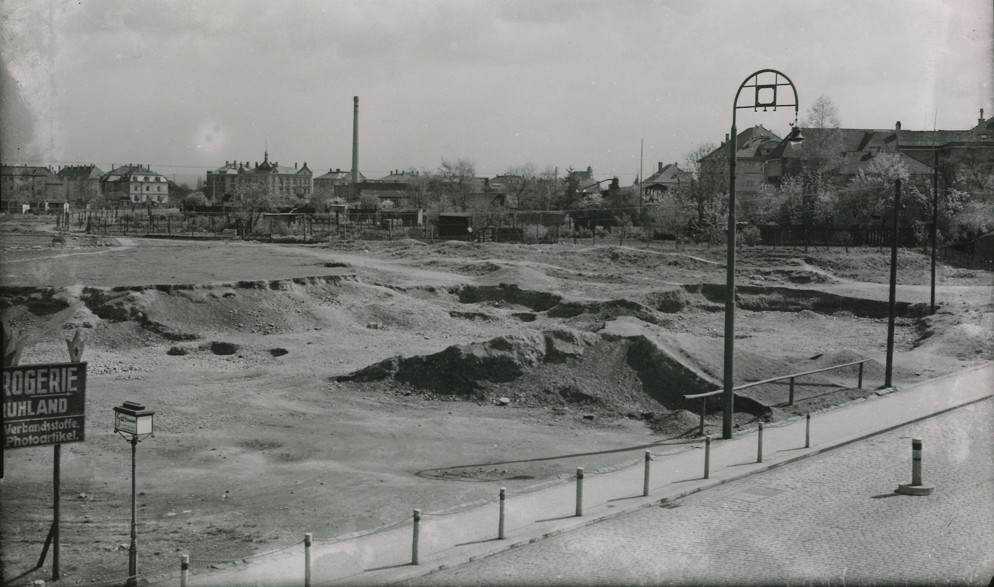 Bild vergrößern: Fotografie, Motiv: Bereich der ehemaligen Chemischen Fabrik (heute Platz der Freiheit), ca. 1930/35, Fotograf: unbekannt
