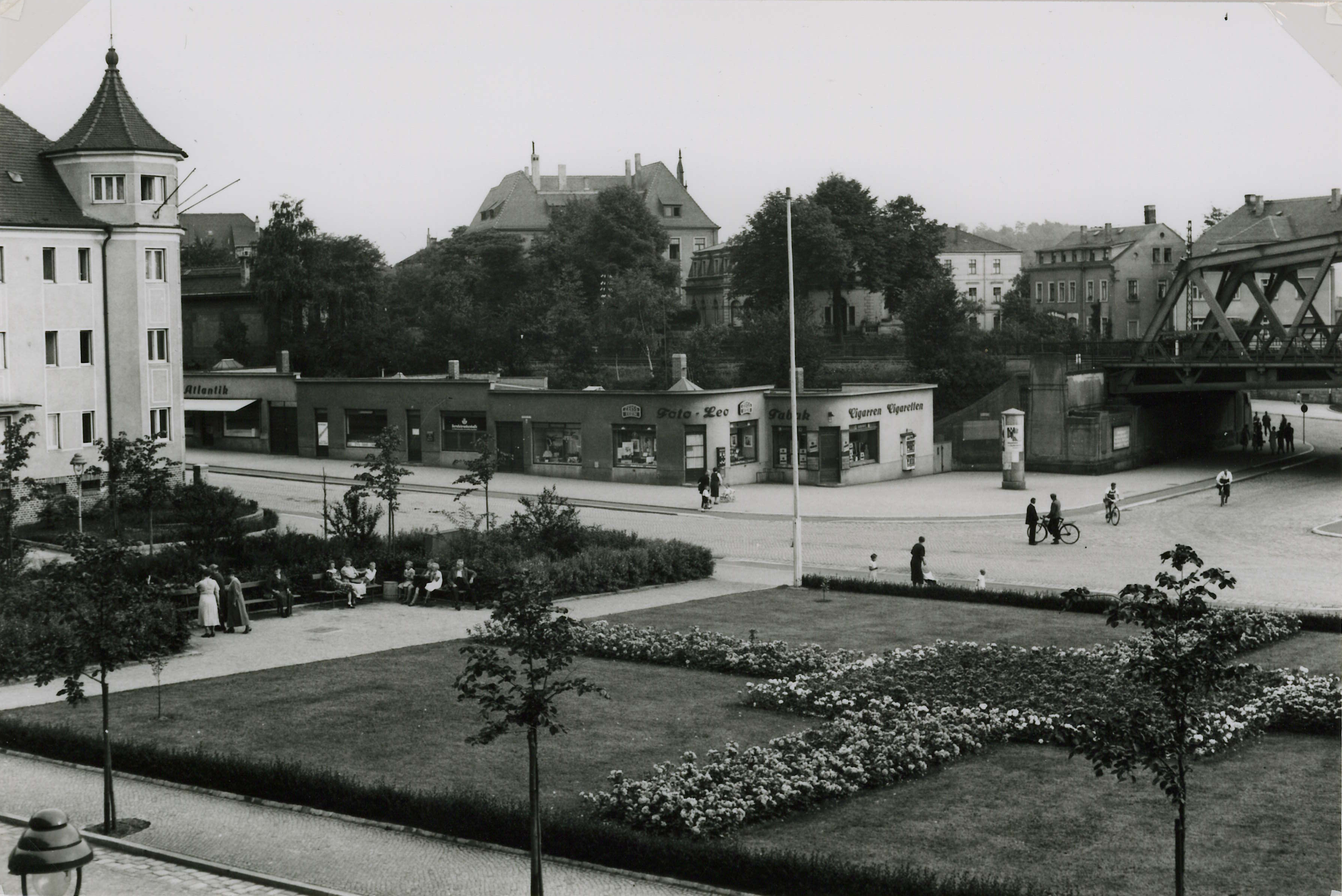 Bild vergrößern: Fotografie, Motiv: Platz der SA (heute Platz der Freiheit), um 1940, Fotograf: unbekannt